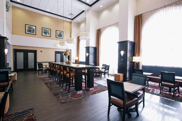 Hampton Inn By Hilton And Suites Effingham image 5